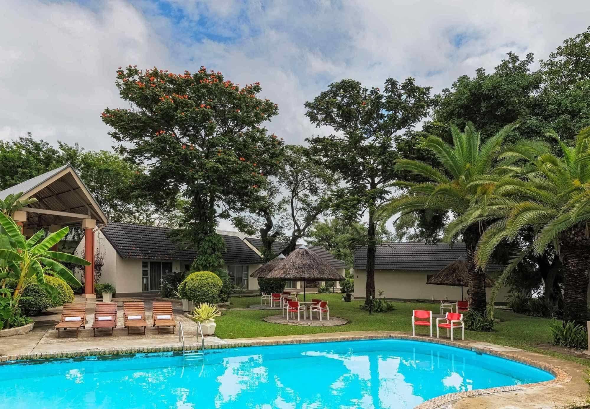 Protea Hotel By Marriott Zambezi River Lodge Katima Mulilo Exteriör bild