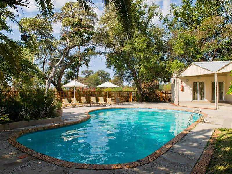 Protea Hotel By Marriott Zambezi River Lodge Katima Mulilo Exteriör bild