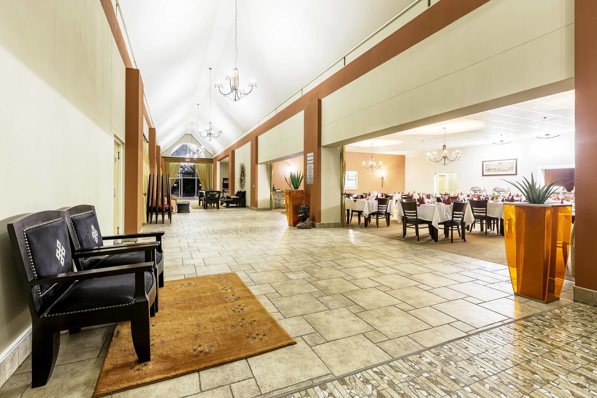 Protea Hotel By Marriott Zambezi River Lodge Katima Mulilo Exteriör bild