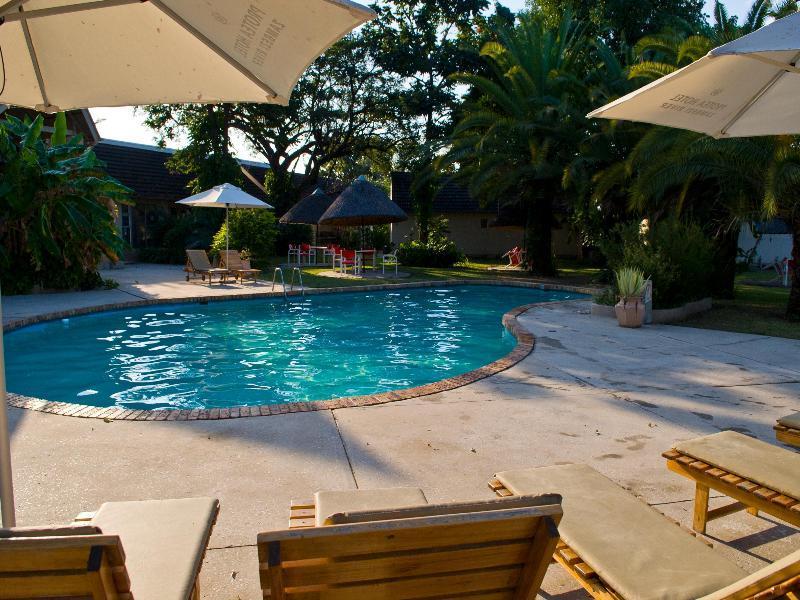 Protea Hotel By Marriott Zambezi River Lodge Katima Mulilo Exteriör bild